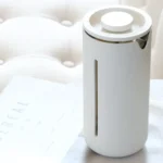 Prensa francesa Timemore blanca con diseño minimalista y tapa circular doble anillo